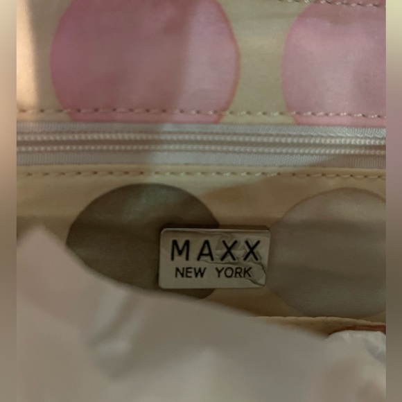 MAXX New York Shoulder Bag - Picture 3 of 5